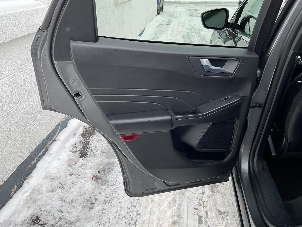 2023 Ford Escape Platinum 4dr All-Wheel Drive Photo