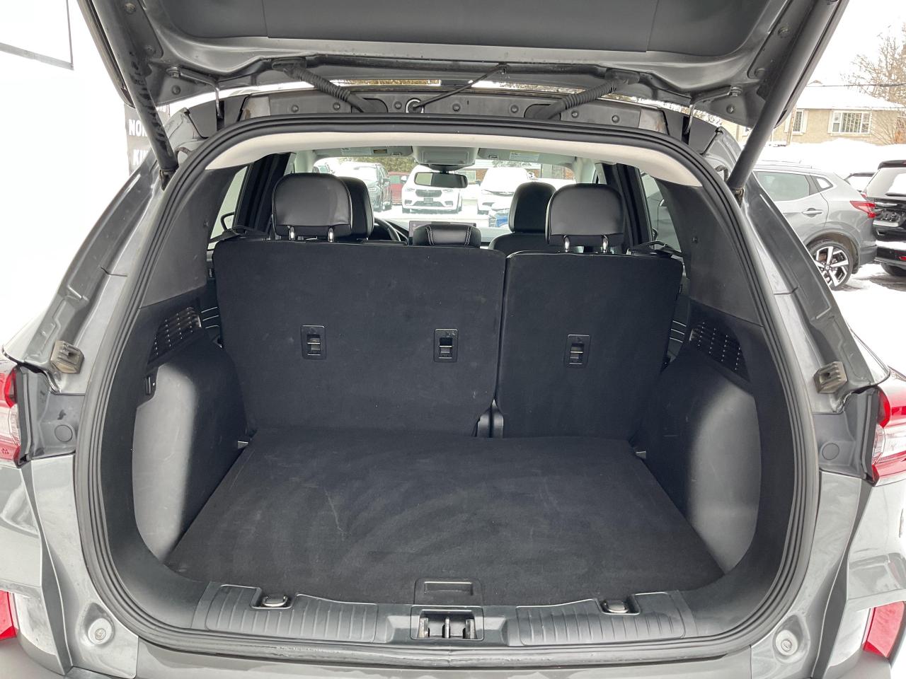 2023 Ford Escape Platinum 4dr All-Wheel Drive Photo