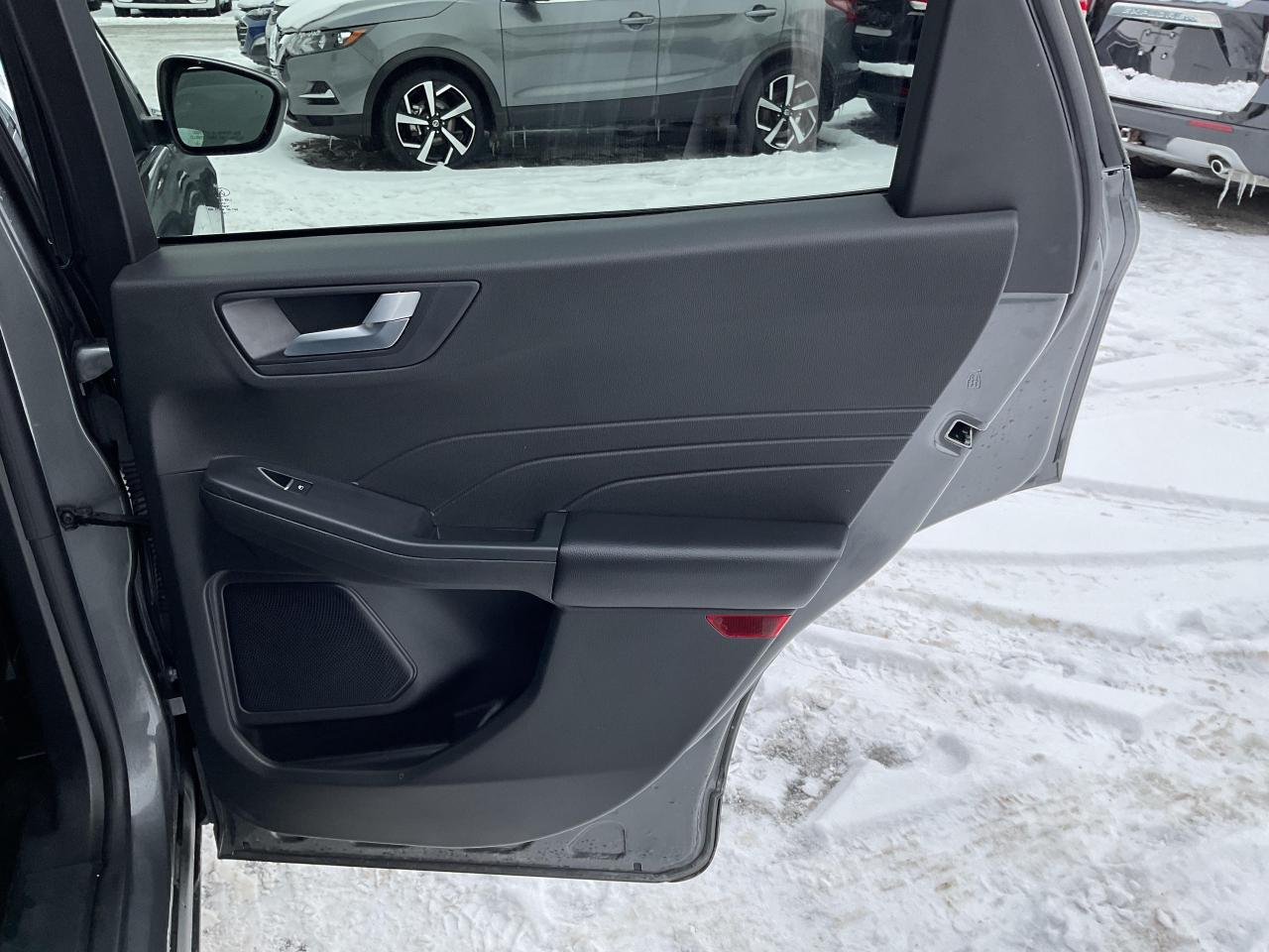 2023 Ford Escape Platinum 4dr All-Wheel Drive Photo