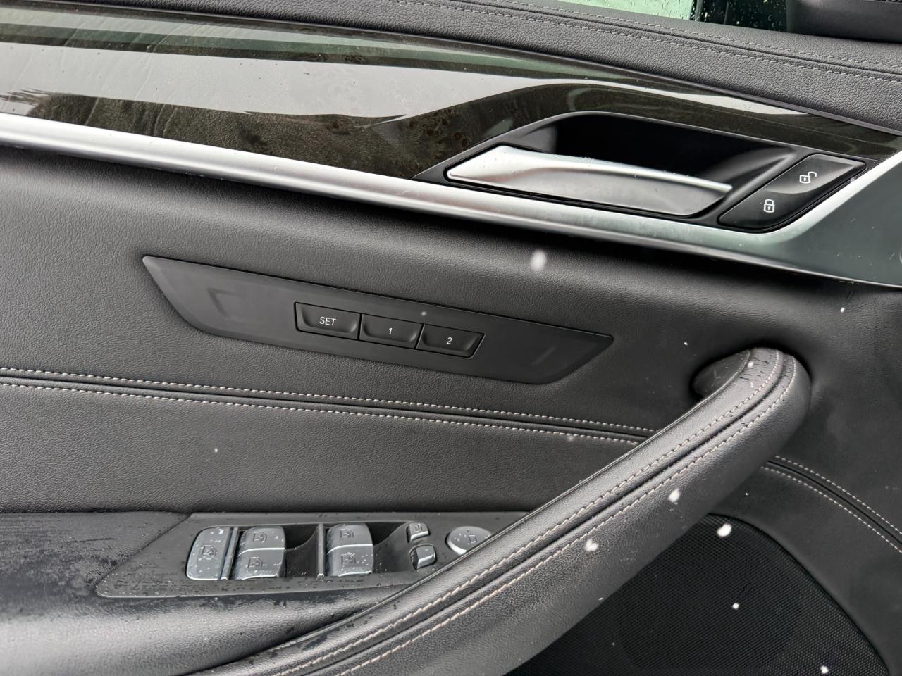 2022 BMW 530 i xDrive 4dr All-Wheel Drive Sedan Photo3