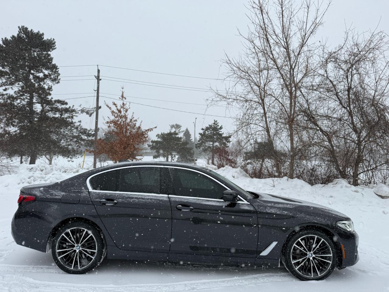 2022 BMW 530 i xDrive 4dr All-Wheel Drive Sedan Photo