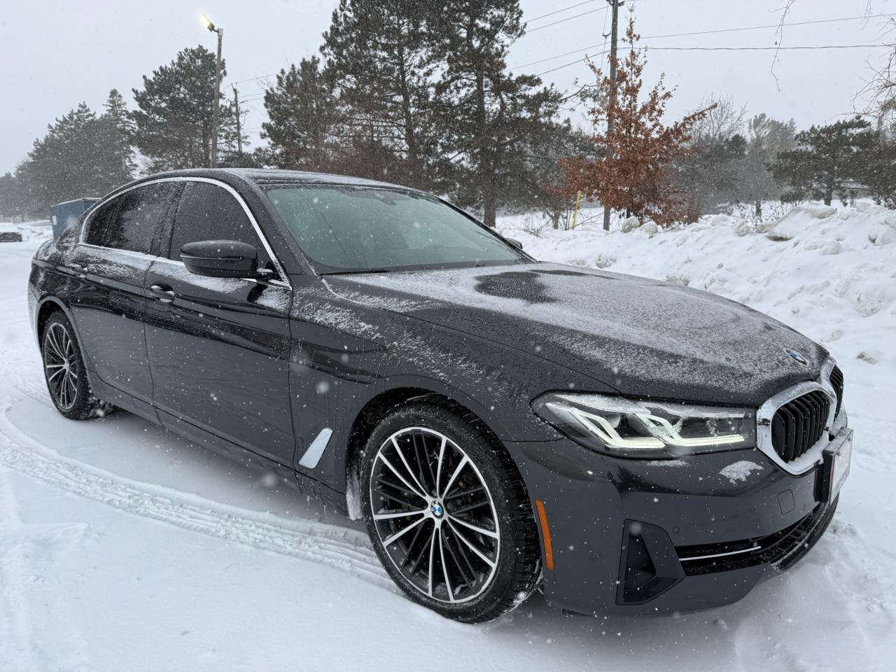 2022 BMW 530 i xDrive 4dr All-Wheel Drive Sedan Photo