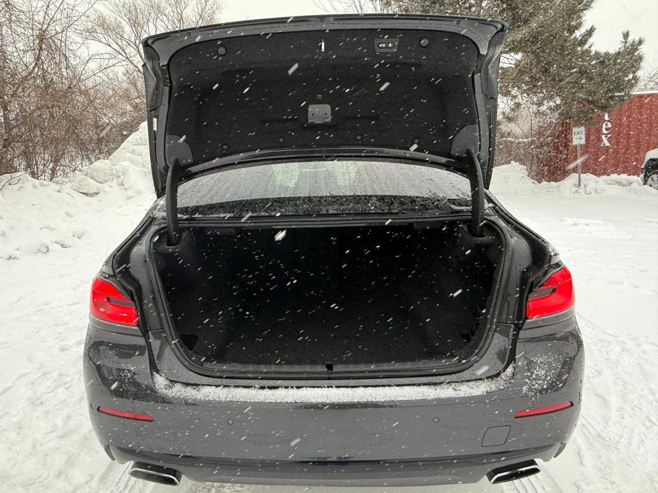 2022 BMW 530 i xDrive 4dr All-Wheel Drive Sedan Photo