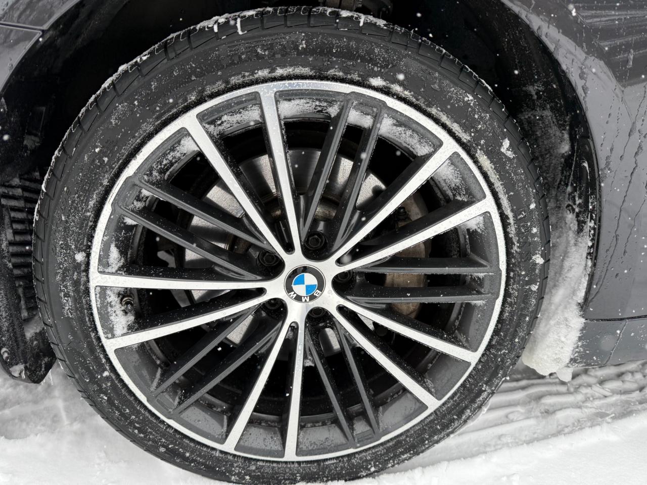 2022 BMW 530 i xDrive 4dr All-Wheel Drive Sedan Photo