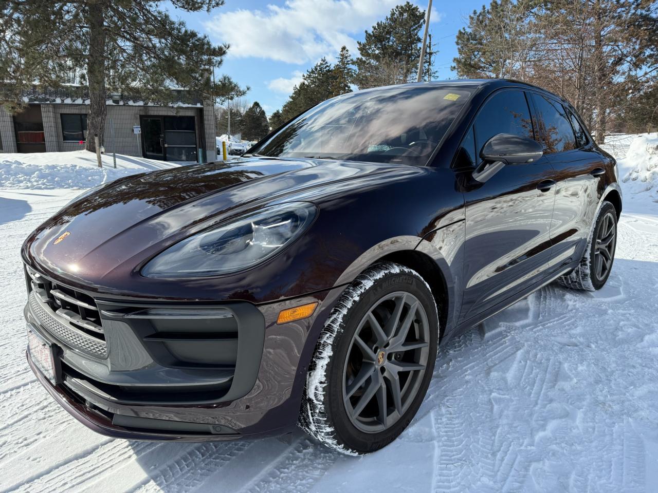 2023 Porsche Macan T 4dr All-Wheel Drive Photo0