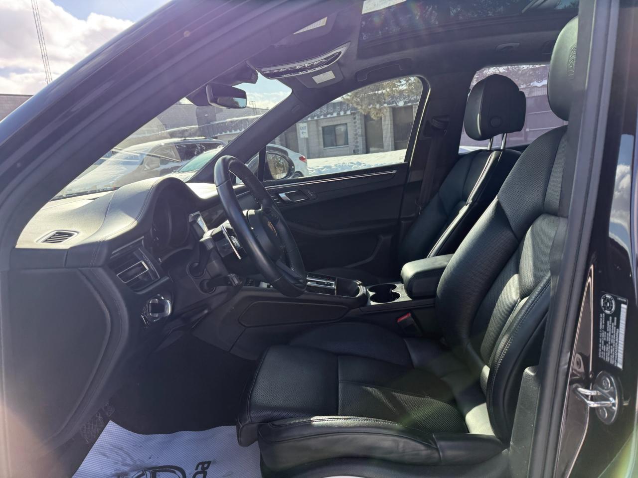 2023 Porsche Macan T 4dr All-Wheel Drive Photo