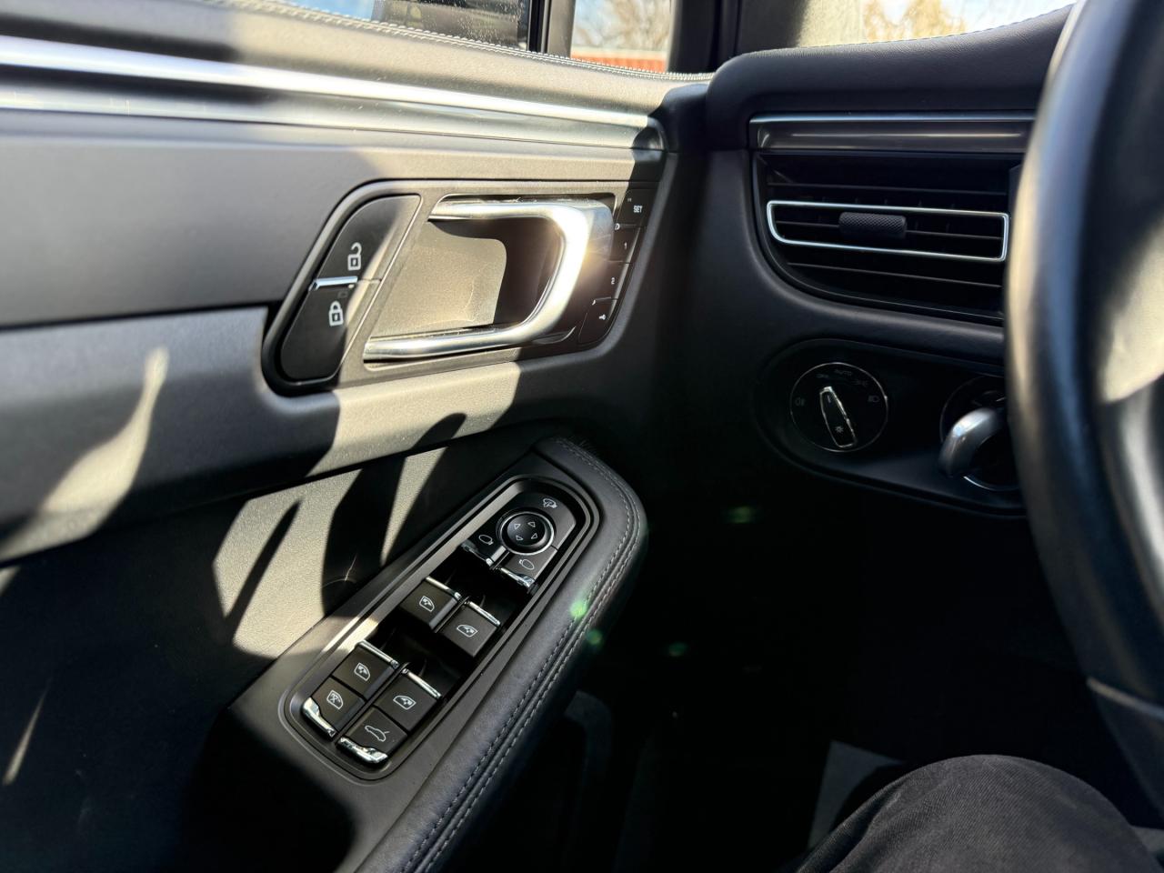 2023 Porsche Macan T 4dr All-Wheel Drive Photo