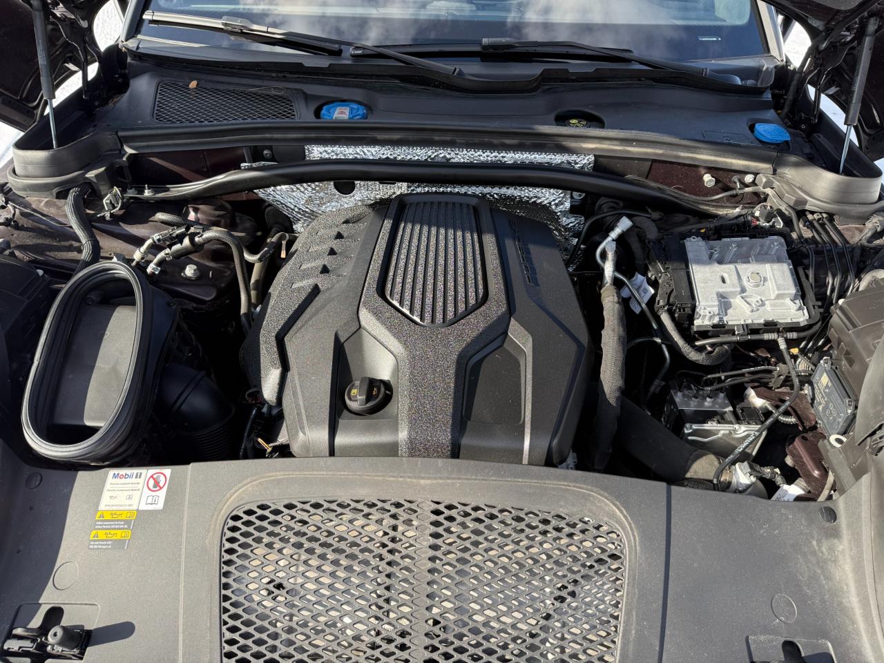 2023 Porsche Macan T 4dr All-Wheel Drive Photo