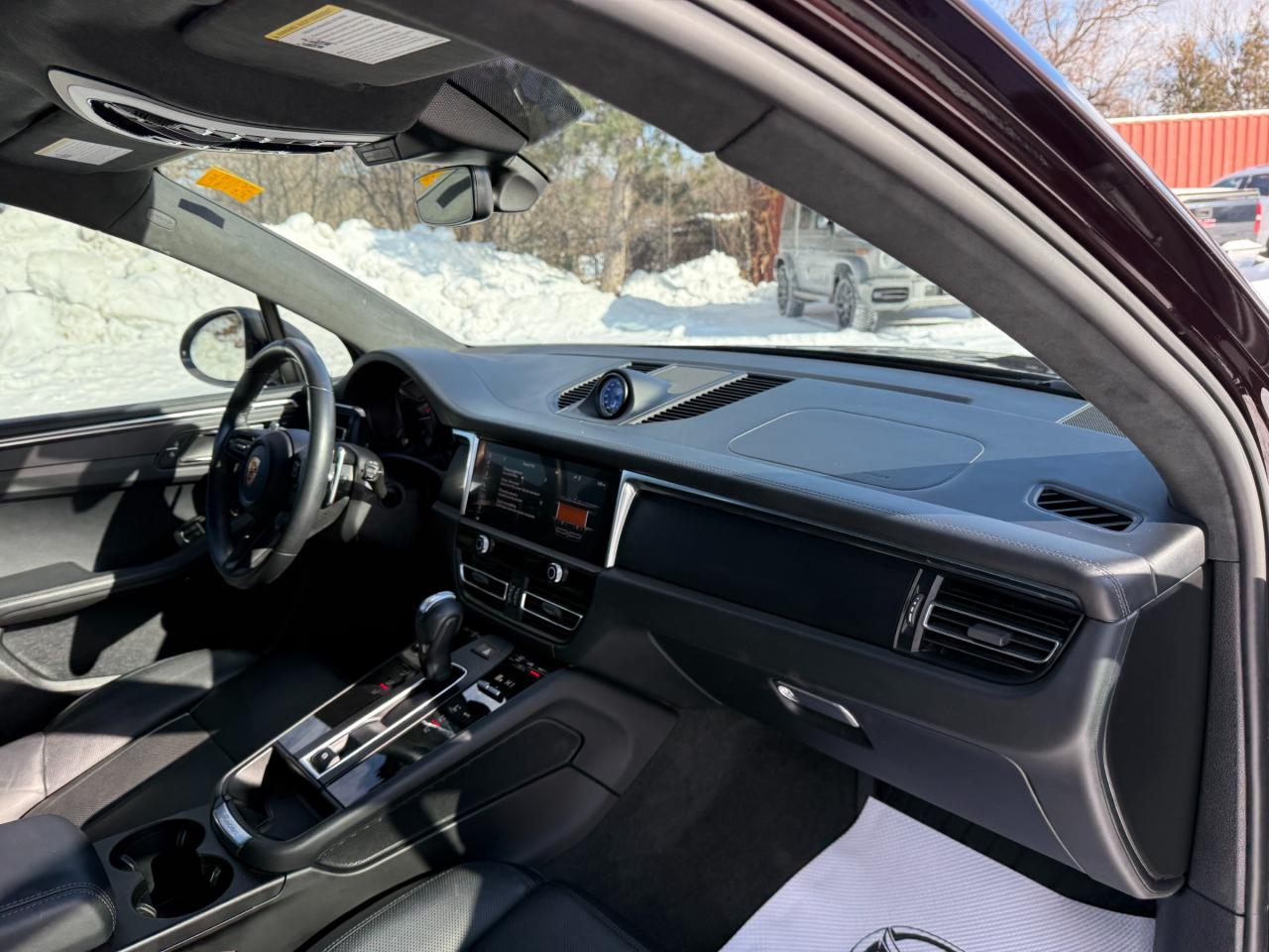 2023 Porsche Macan T 4dr All-Wheel Drive Photo