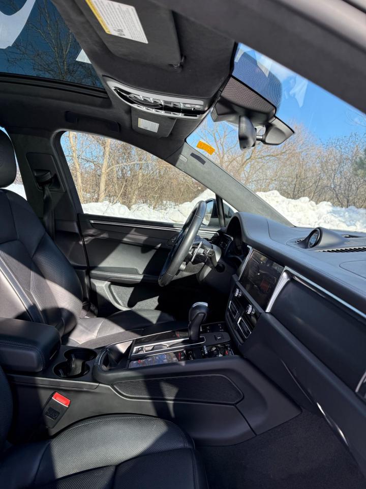 2023 Porsche Macan T 4dr All-Wheel Drive Photo