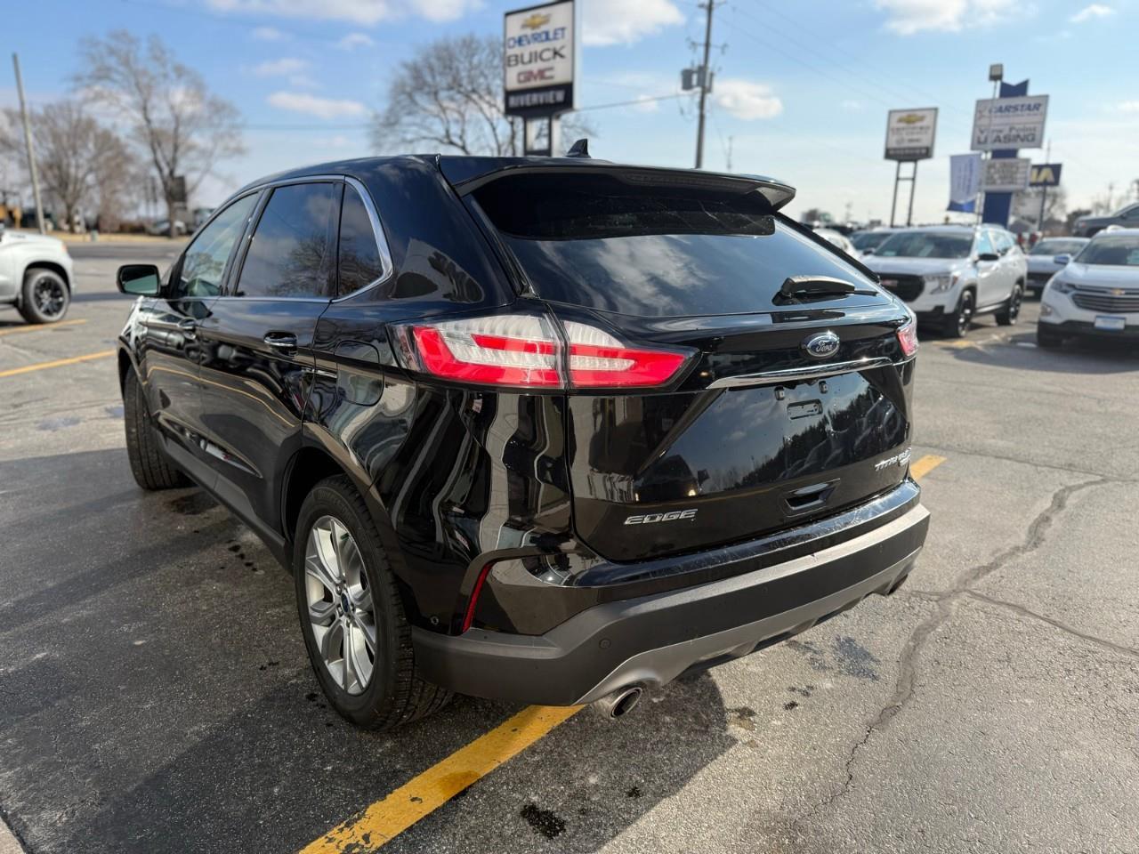 2019 Ford Edge TITANIUM 4DR ALL-WHEEL DRIVE Photo4