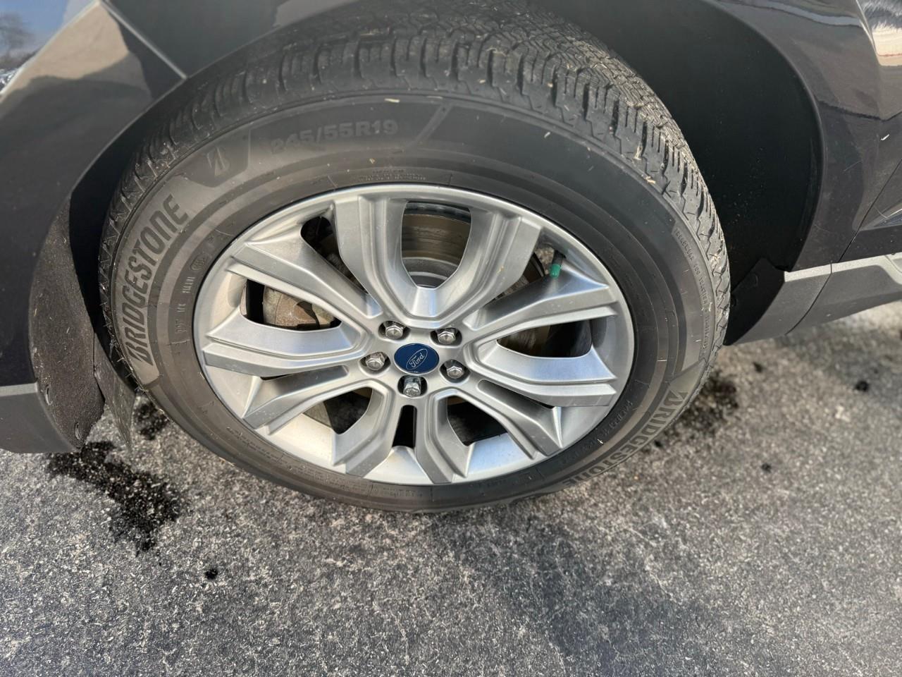 2019 Ford Edge TITANIUM 4DR ALL-WHEEL DRIVE Photo