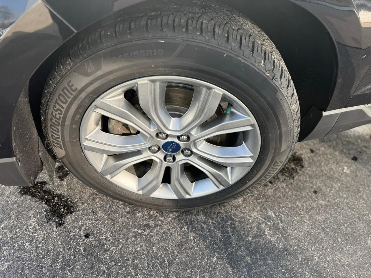 2019 Ford Edge TITANIUM 4DR ALL-WHEEL DRIVE Photo
