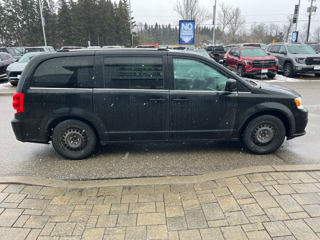 2020 Dodge Grand Caravan Crew 2WD Photo4