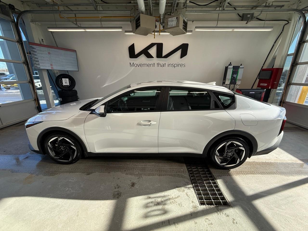 2025 Kia K4 EX 4dr Sedan Photo