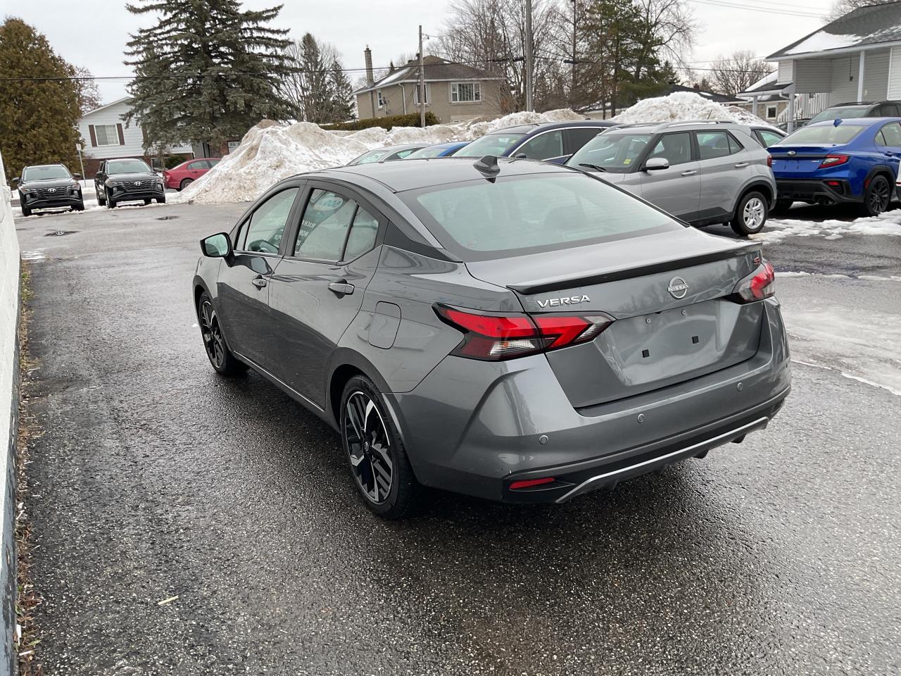 2023 Nissan Versa SR 4DR SEDAN Photo
