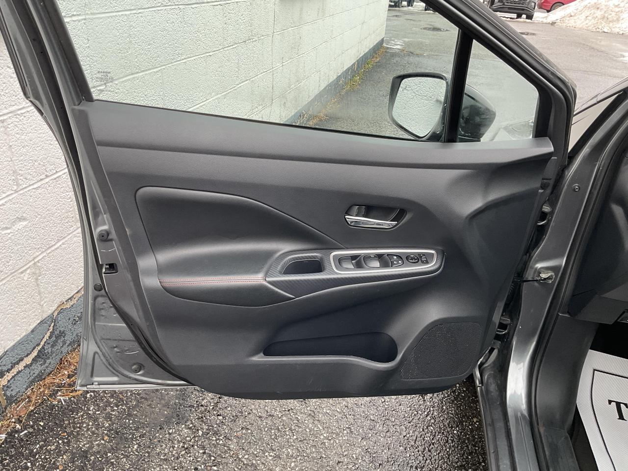 2023 Nissan Versa SR 4DR SEDAN Photo