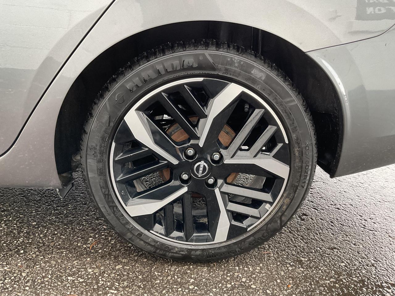 2023 Nissan Versa SR 4DR SEDAN Photo