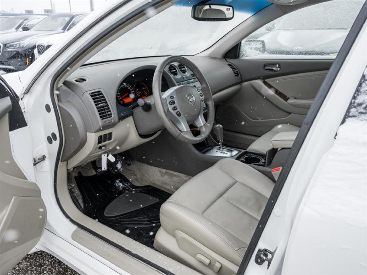 2009 Nissan Altima  Photo2