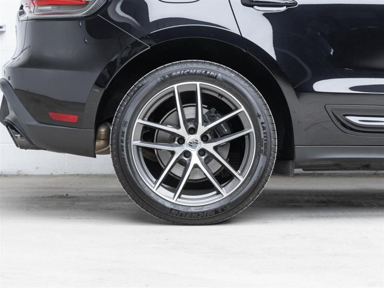 2025 Porsche Macan  Photo