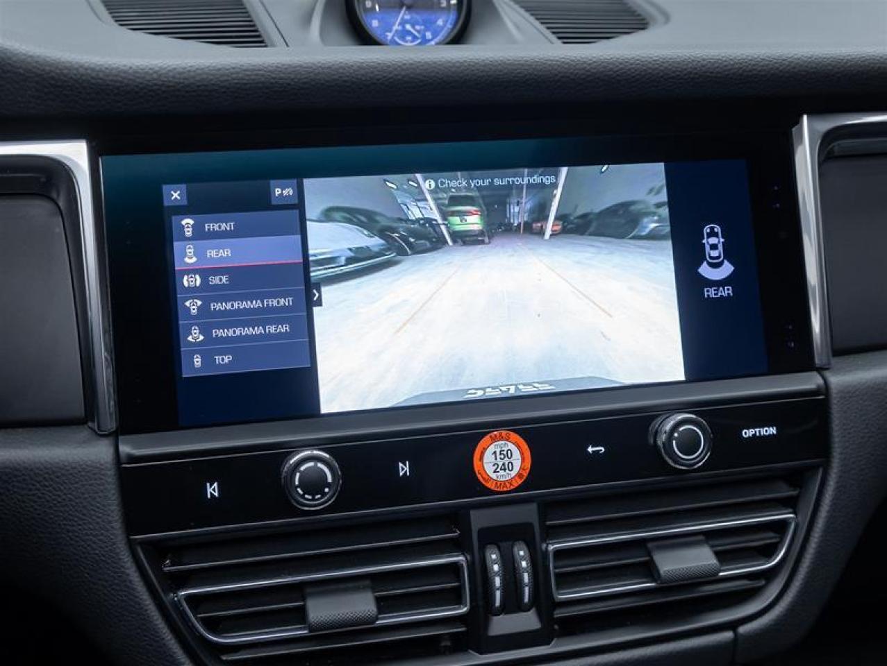 2025 Porsche Macan  Photo