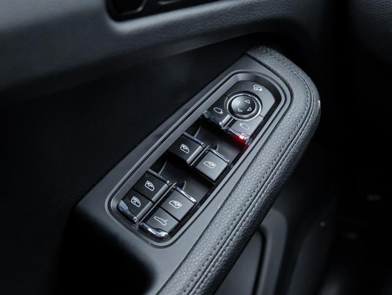 2025 Porsche Macan  Photo