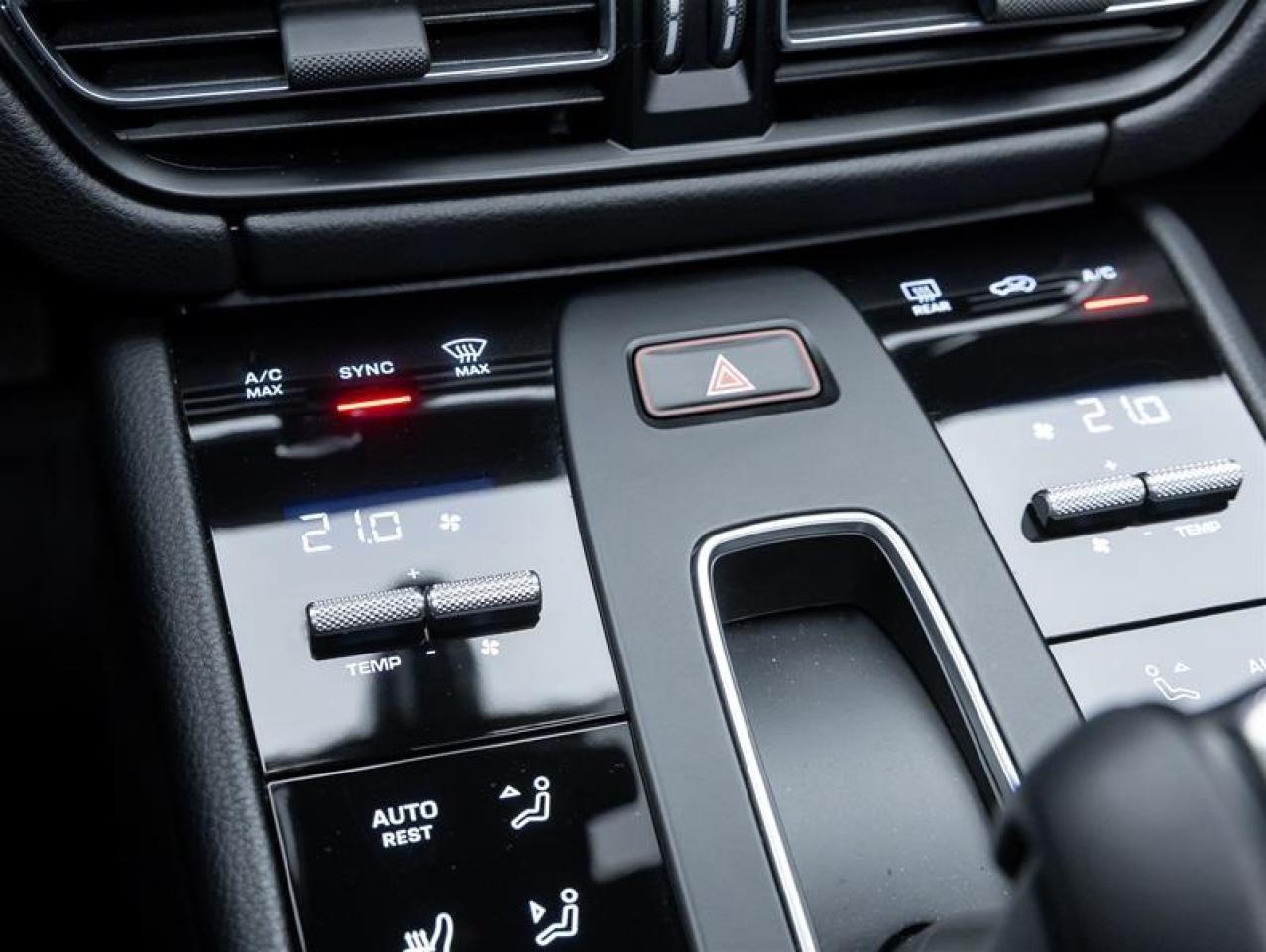 2025 Porsche Macan  Photo