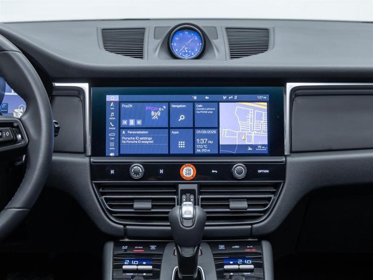 2025 Porsche Macan  Photo