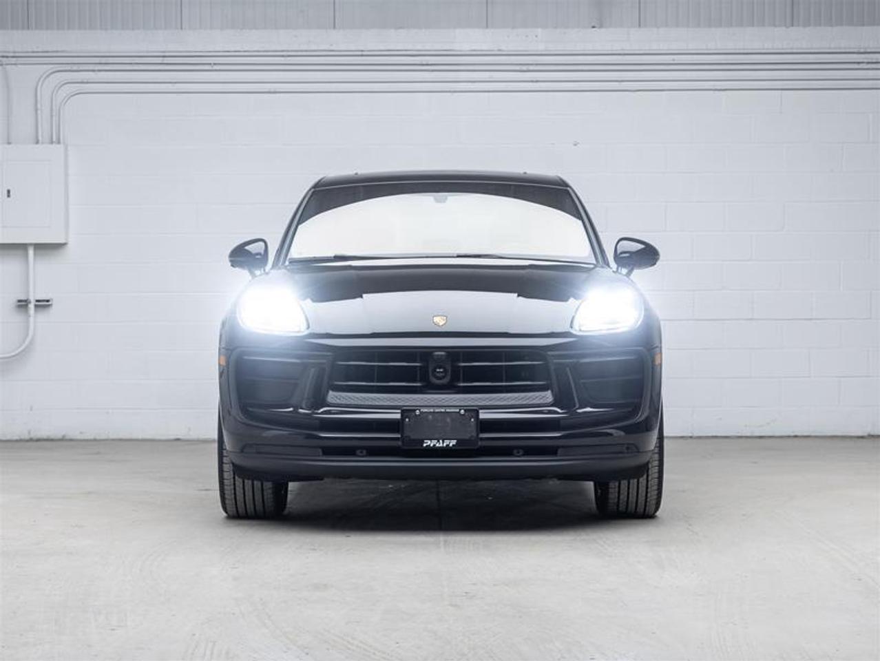 2025 Porsche Macan  Photo