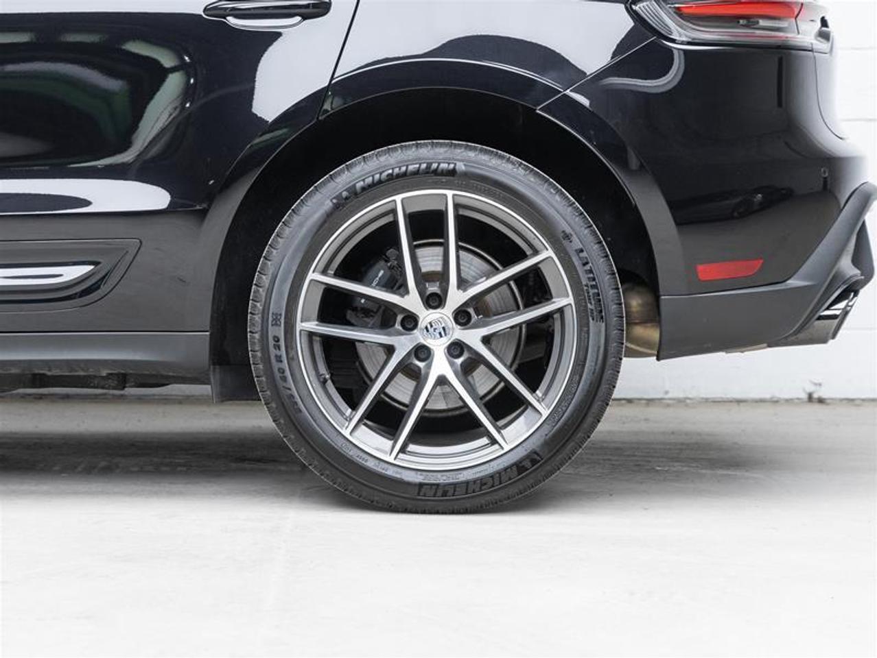 2025 Porsche Macan  Photo