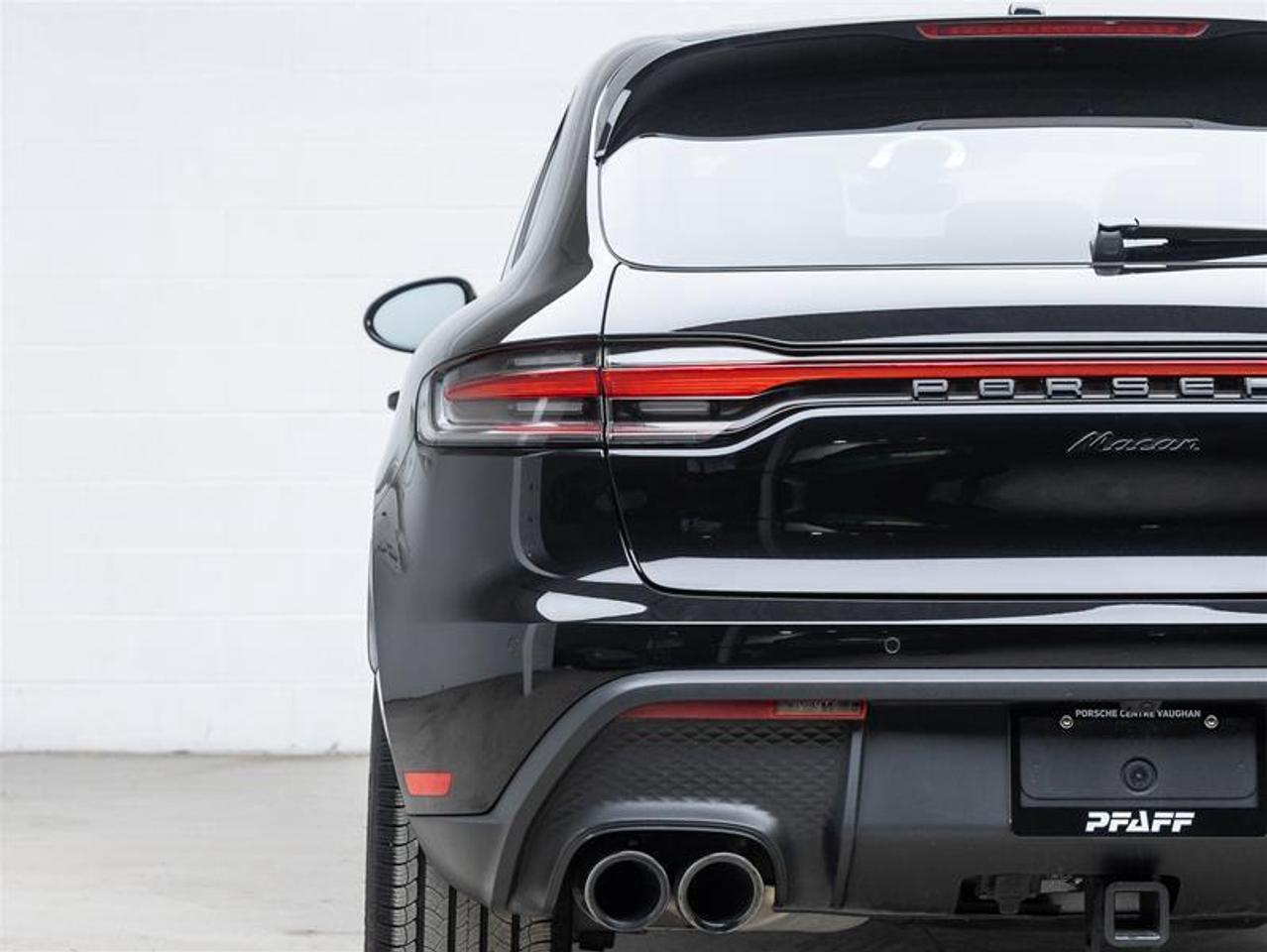 2025 Porsche Macan  Photo