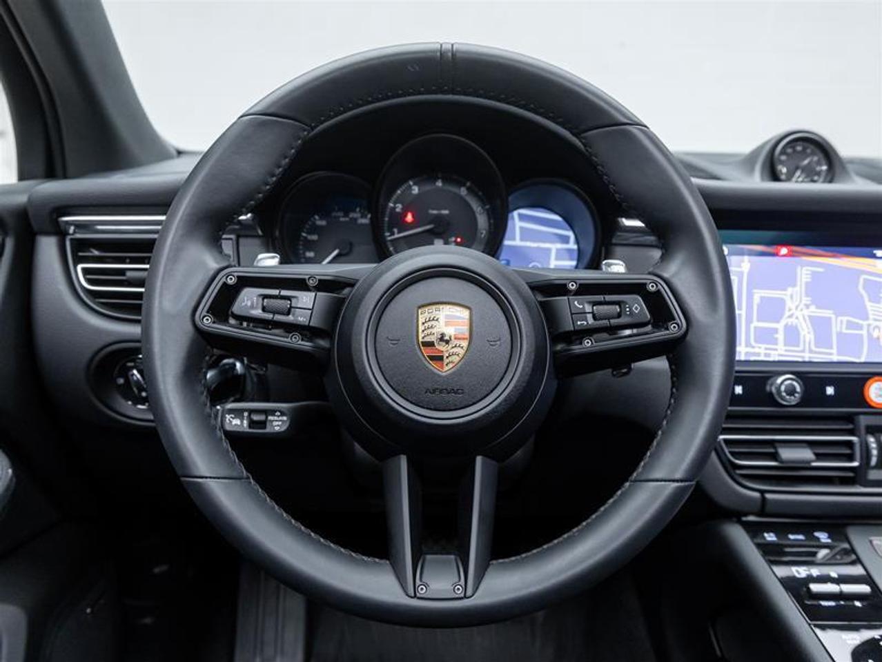 2025 Porsche Macan  Photo