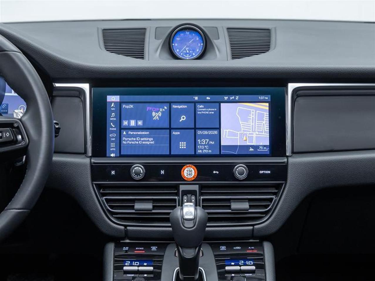 2025 Porsche Macan  Photo