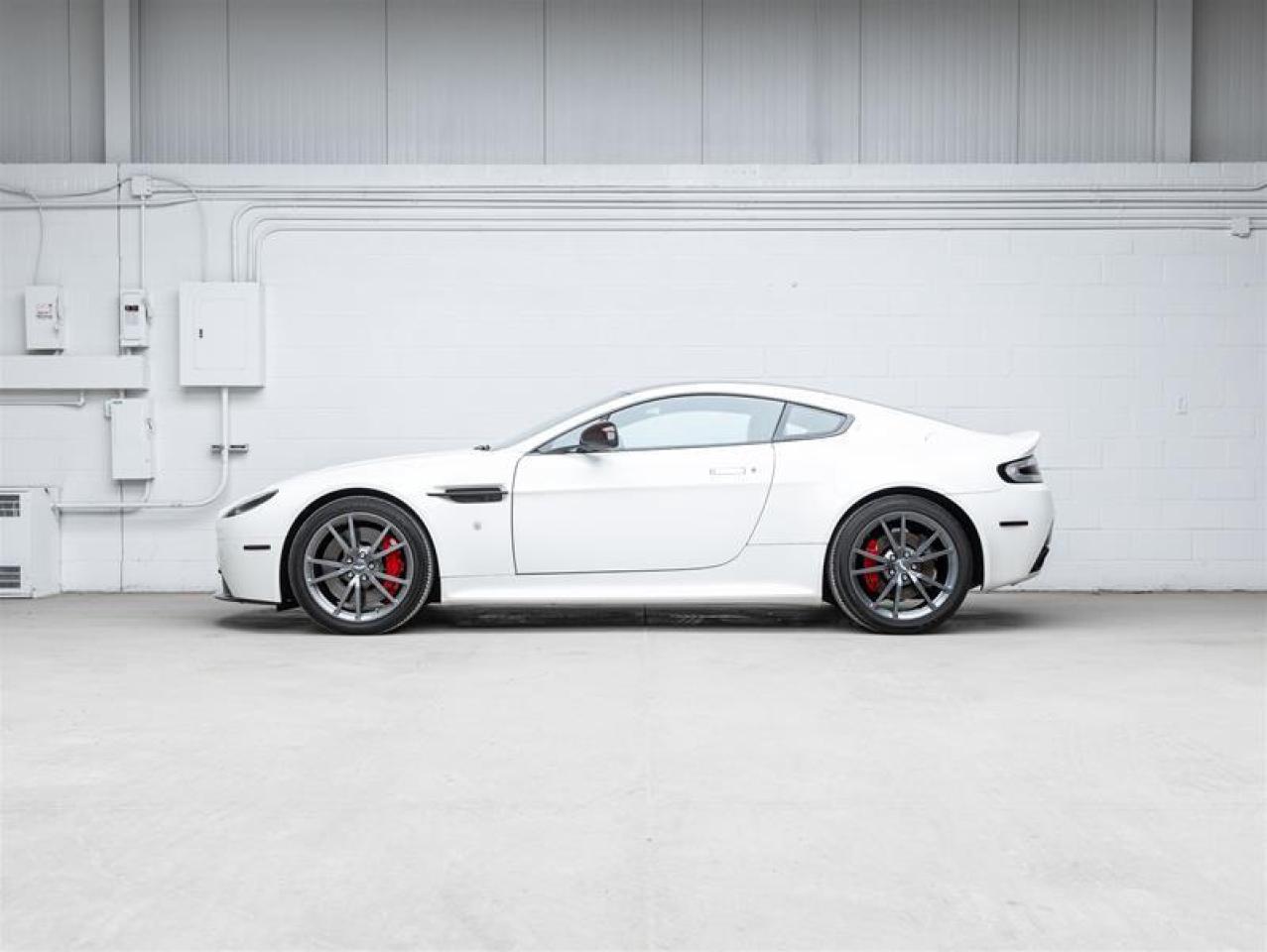 2016 Aston Martin Vantage GT  Photo