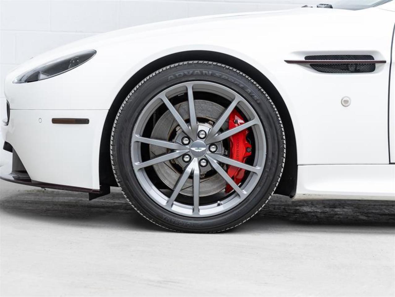 2016 Aston Martin Vantage GT  Photo