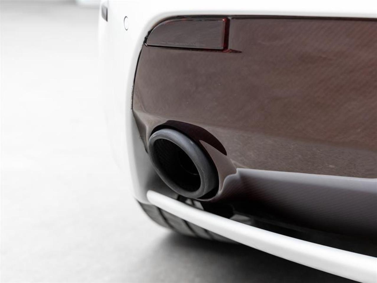 2016 Aston Martin Vantage GT  Photo