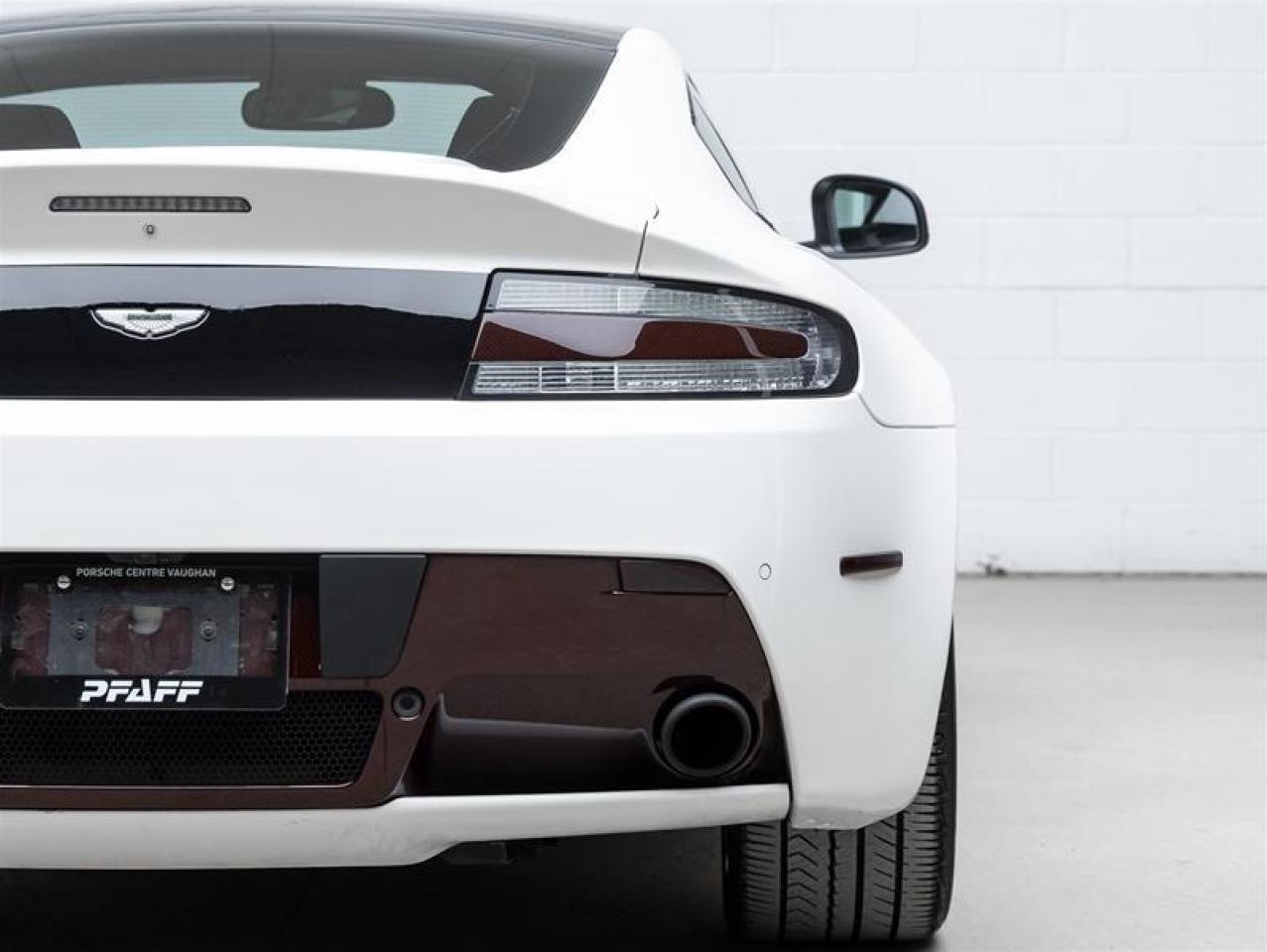 2016 Aston Martin Vantage GT  Photo