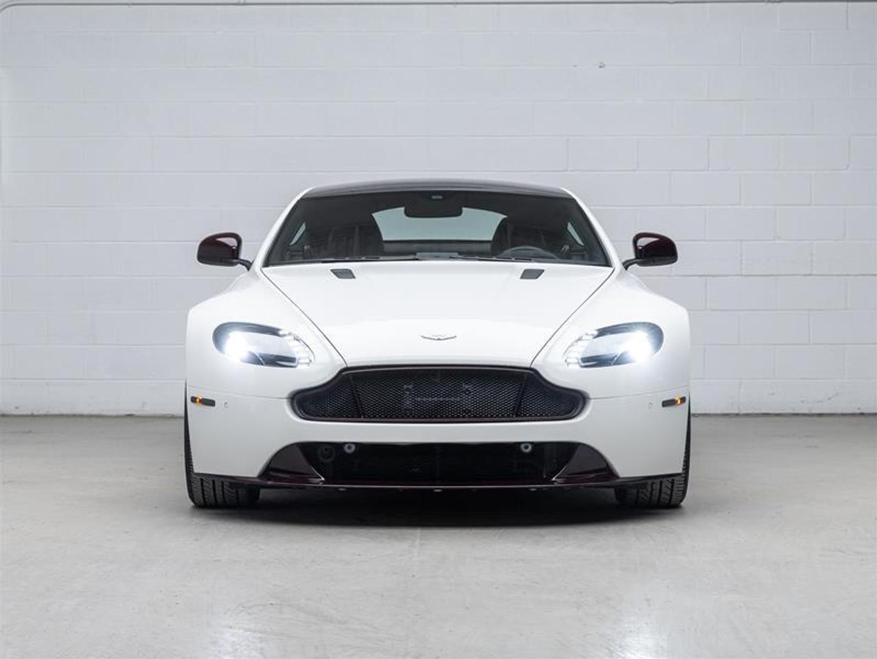2016 Aston Martin Vantage GT  Photo