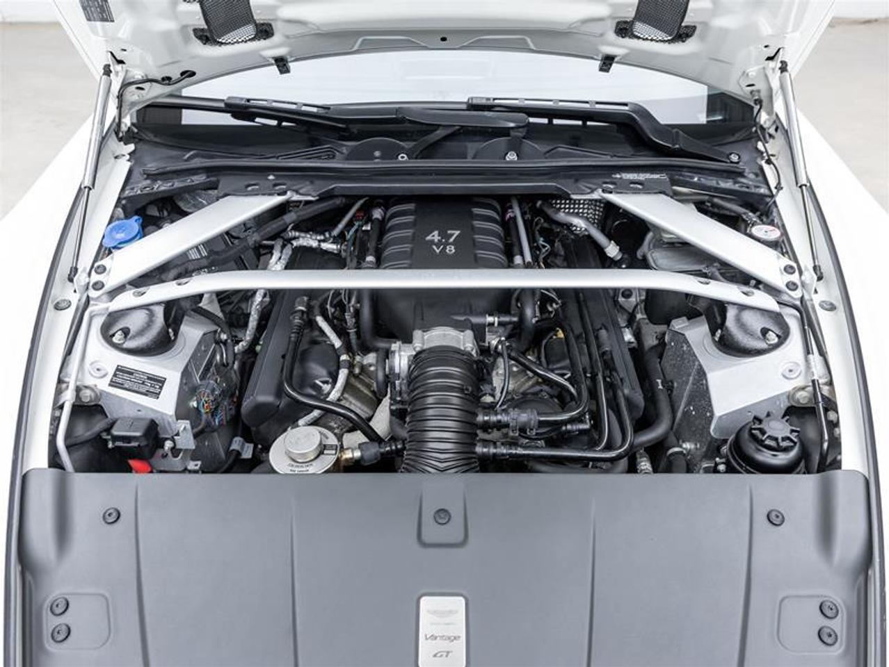 2016 Aston Martin Vantage GT  Photo