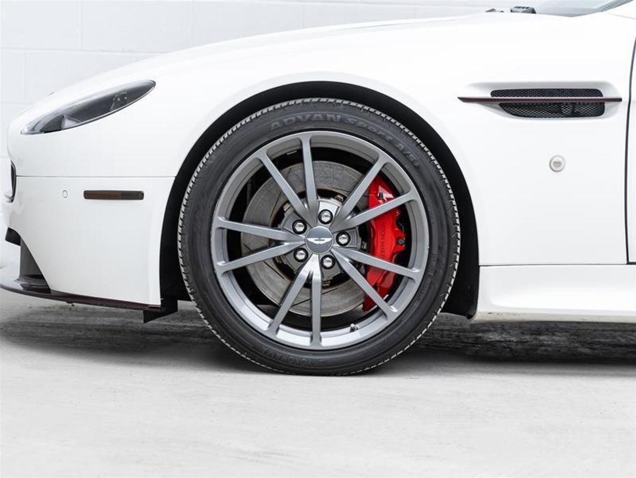 2016 Aston Martin Vantage GT  Photo