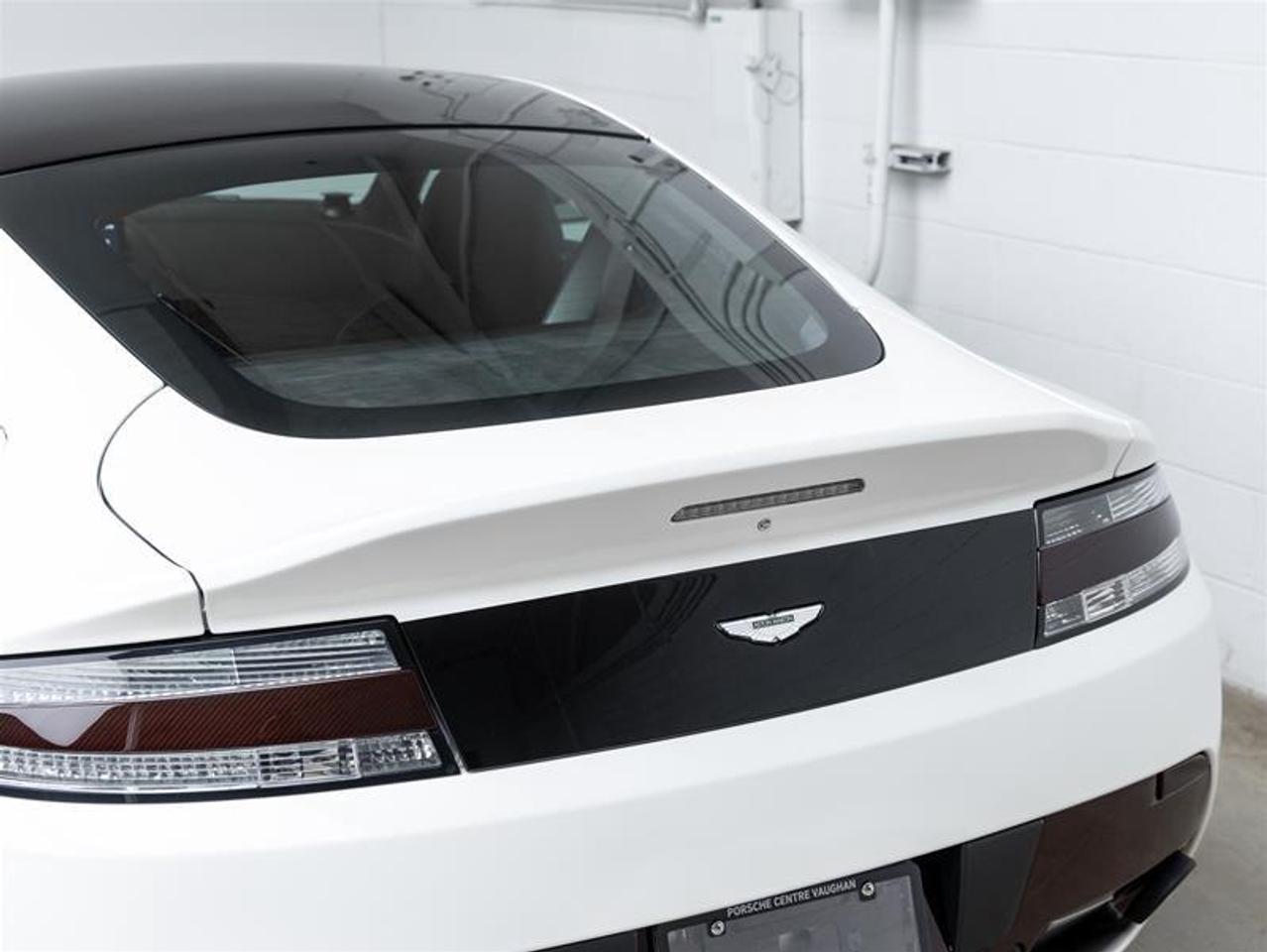 2016 Aston Martin Vantage GT  Photo