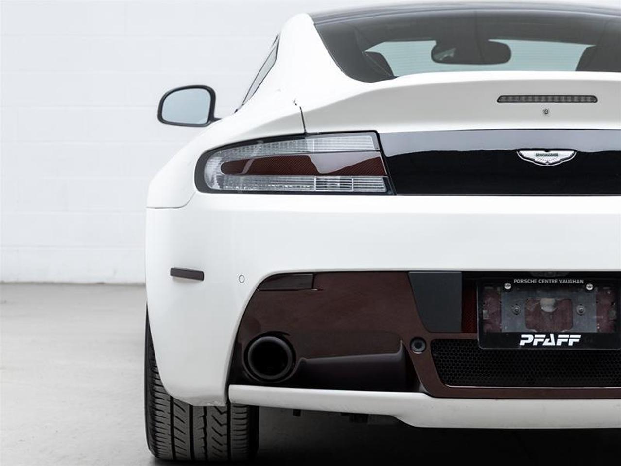 2016 Aston Martin Vantage GT  Photo