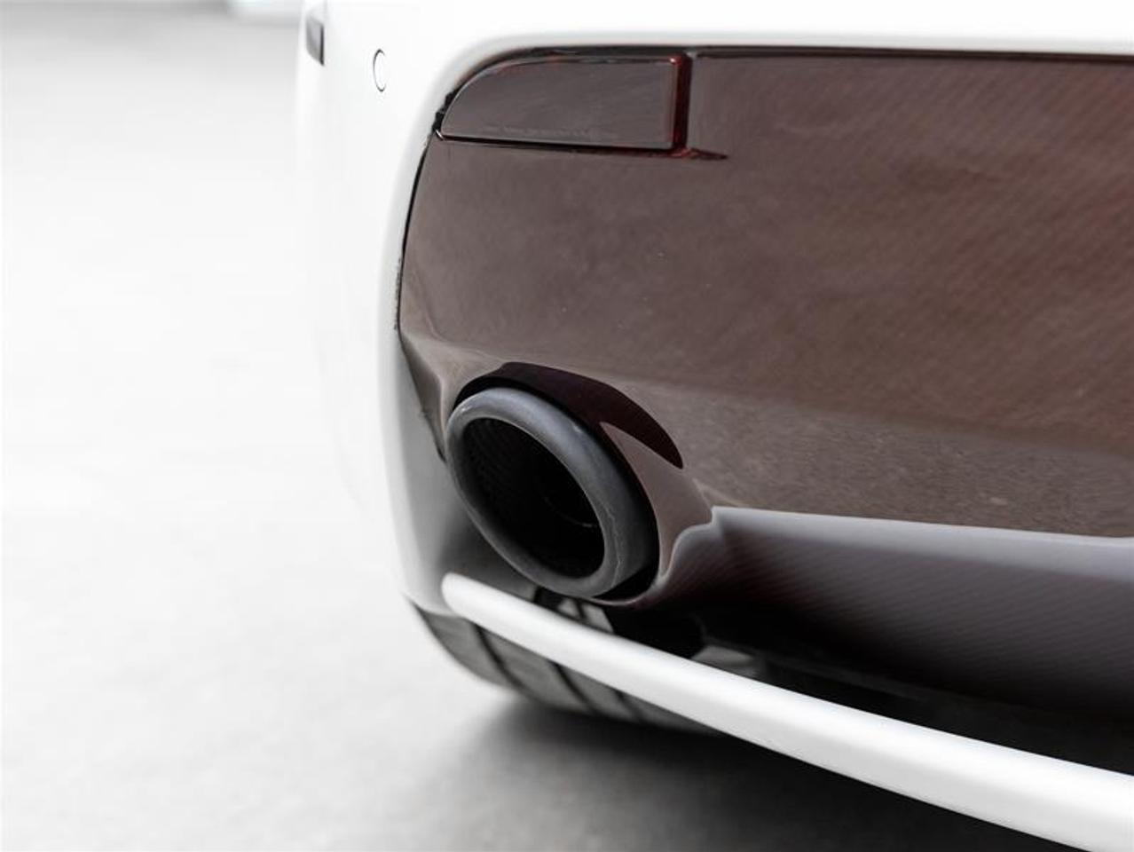 2016 Aston Martin Vantage GT  Photo