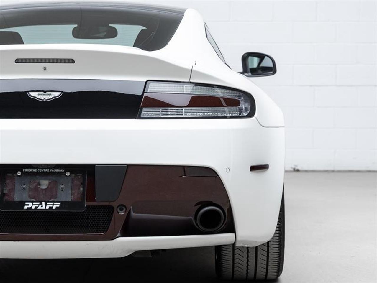 2016 Aston Martin Vantage GT  Photo