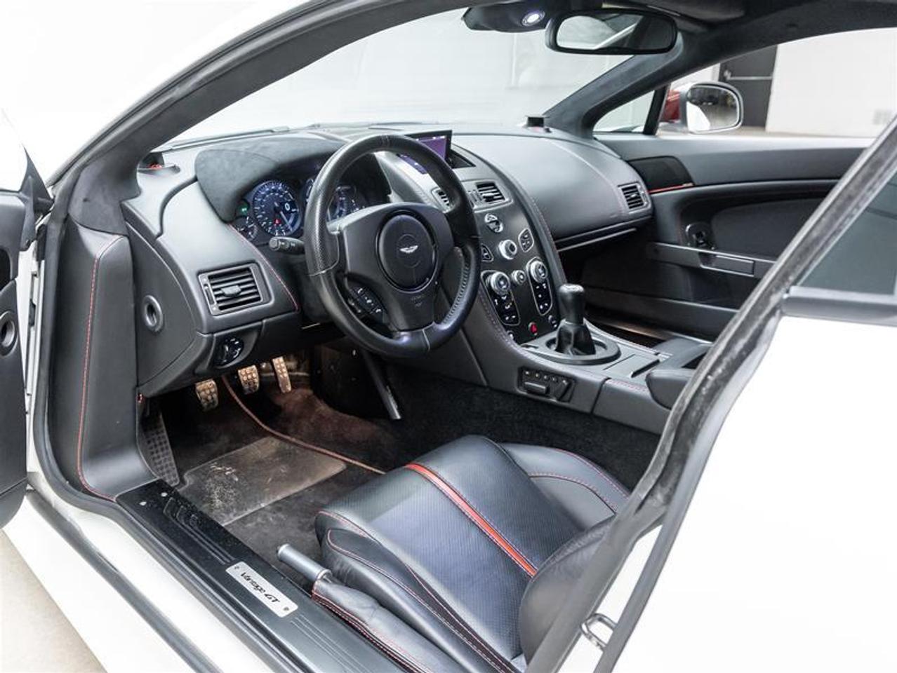 2016 Aston Martin Vantage GT  Photo