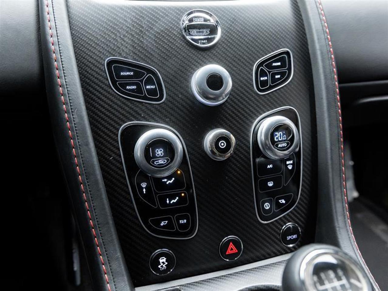 2016 Aston Martin Vantage GT  Photo