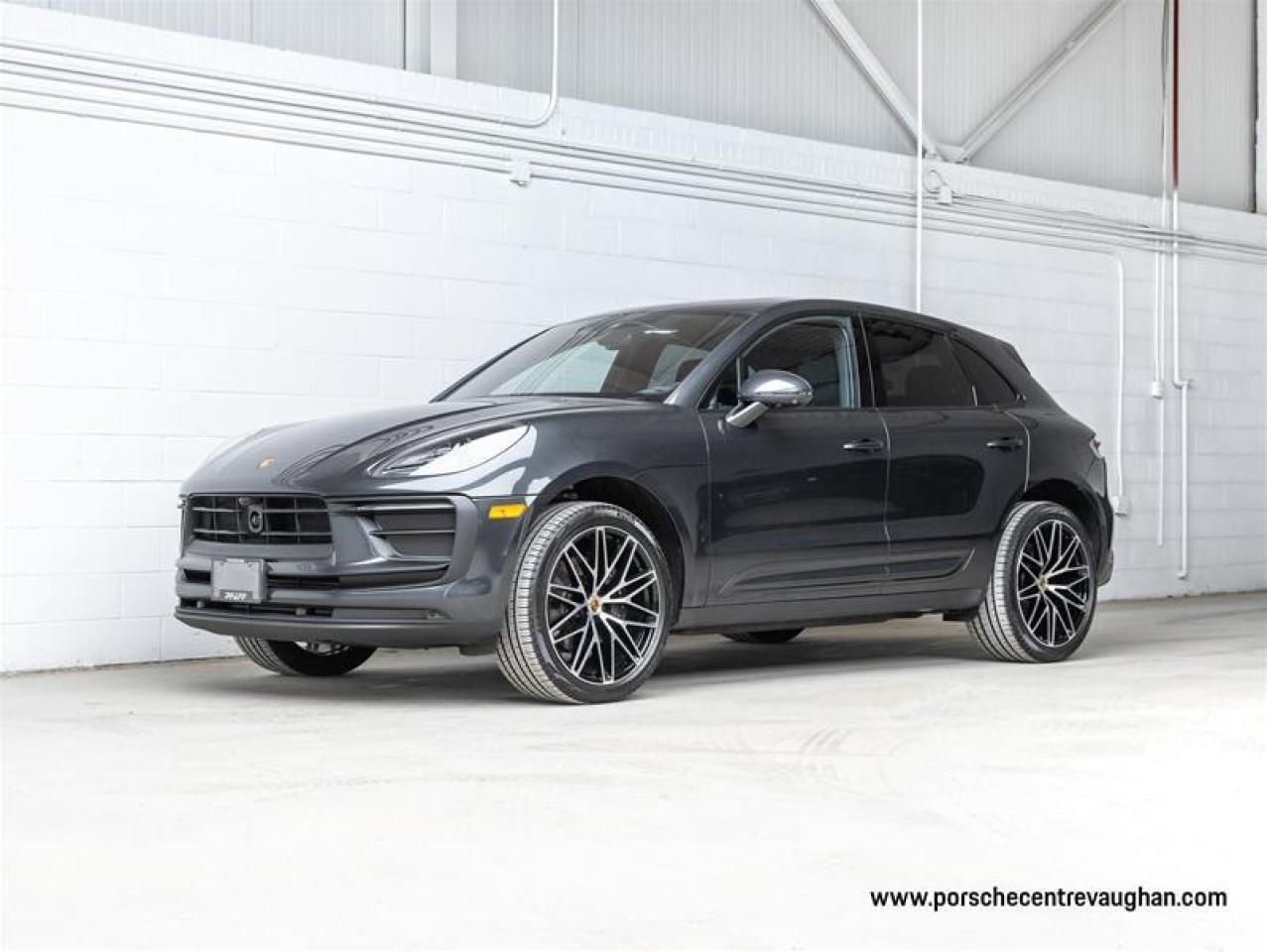2025 Porsche Macan  Photo0