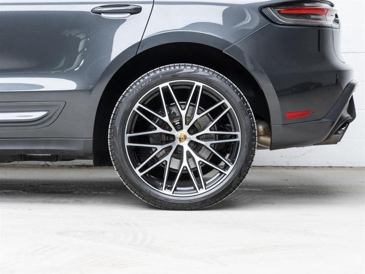 2025 Porsche Macan  Photo