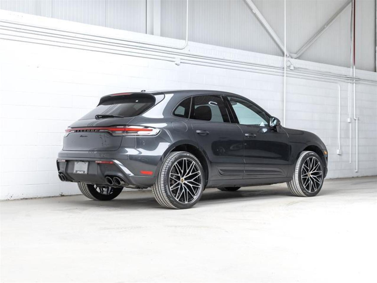 2025 Porsche Macan  Photo