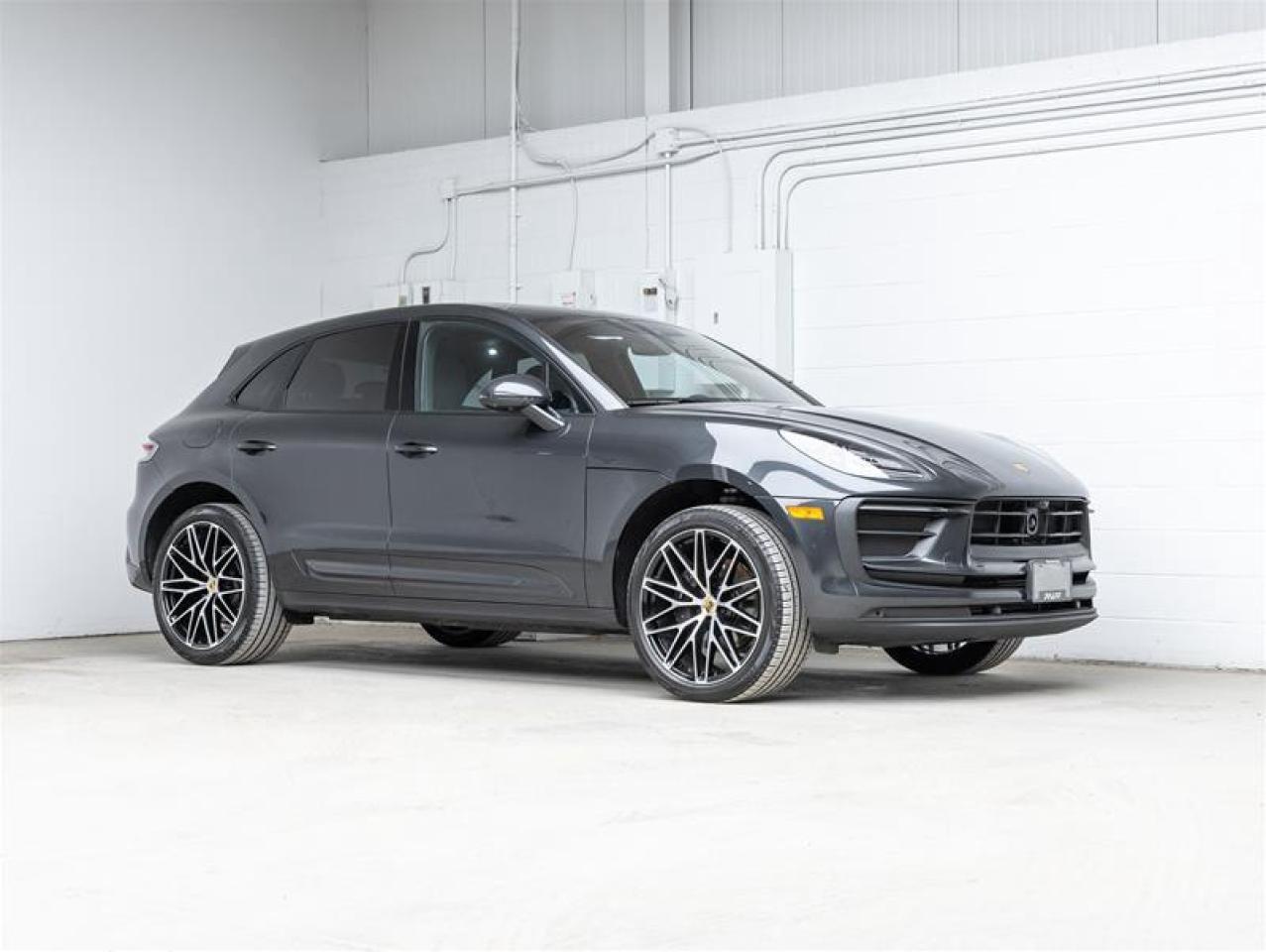 2025 Porsche Macan  Photo
